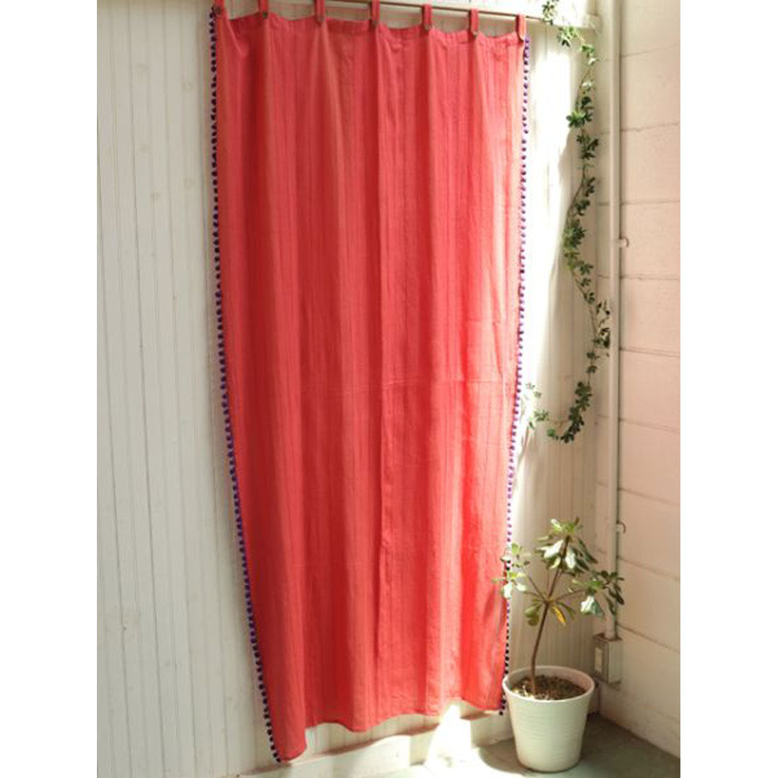 【チャイハネ】インド綿ポンポンカーテン178cm レッド,レッド