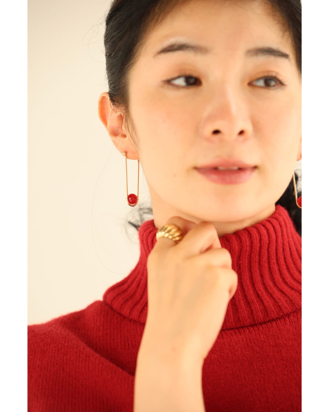カワイイ CAWAII 赤い実揺れるブランコピアス (レッド) レッド