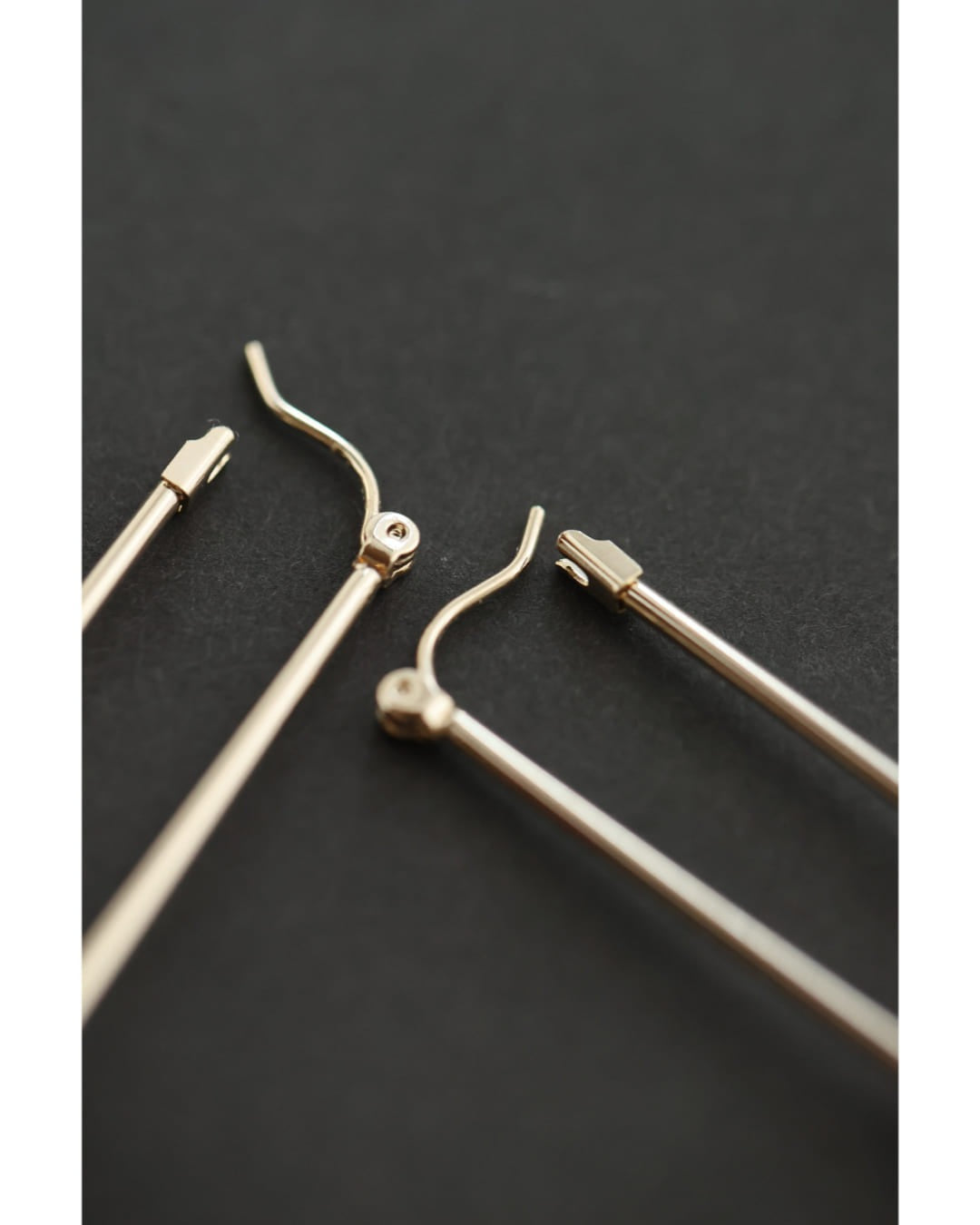 カワイイ CAWAII 赤い実揺れるブランコピアス (レッド) レッド