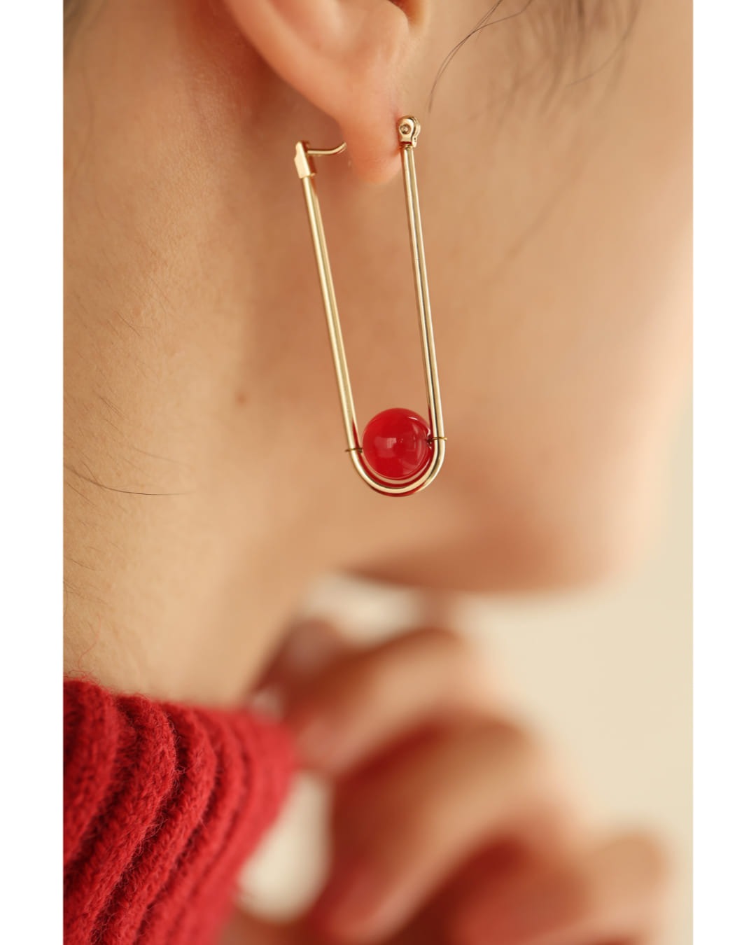 カワイイ CAWAII 赤い実揺れるブランコピアス (レッド) レッド