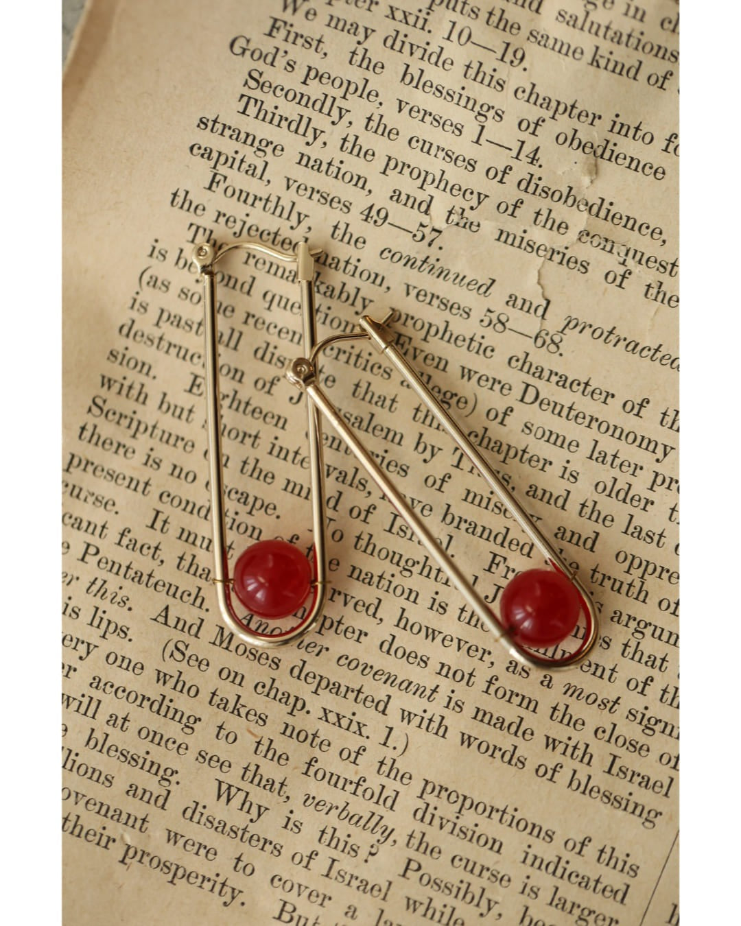 カワイイ CAWAII 赤い実揺れるブランコピアス (レッド) レッド