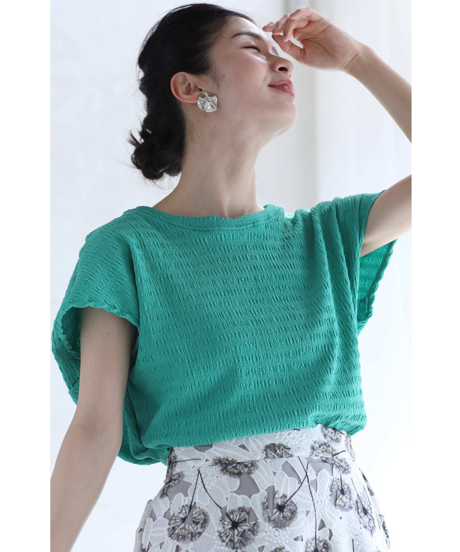 カワイイ CAWAII 後ろツイストタックのプルオーバートップス