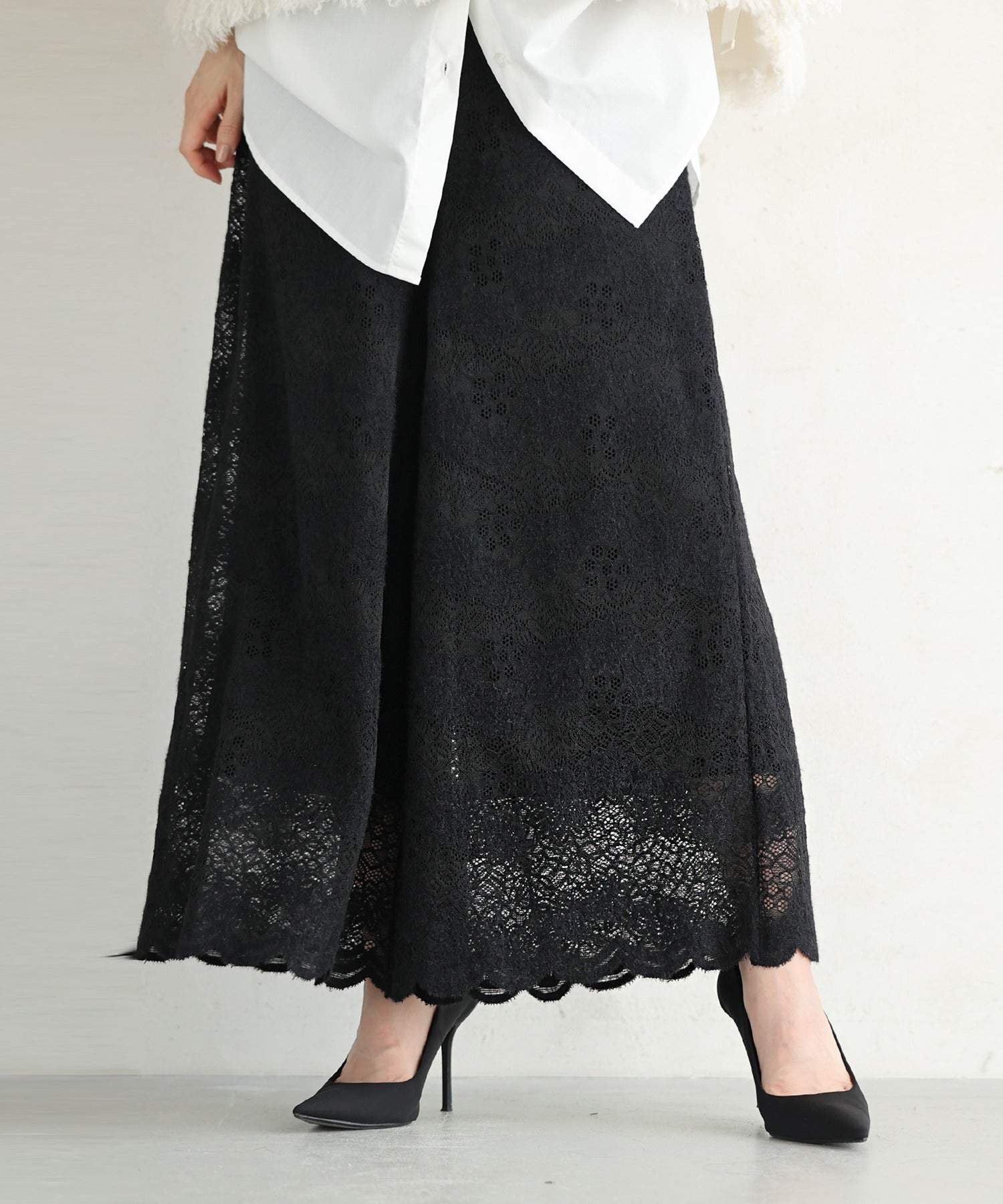 CAWAII CAWAII 展示可愛的重疊穿搭用 起毛蕾絲內搭褲 優雅 基本 休閒 可愛 基本 大人可愛 高雅 女性化 設計 標準 自然 乾淨利落 簡約 女性化 下身穿搭 內搭褲 蕾絲 鬆緊腰帶 起毛 起毛蕾絲 單品