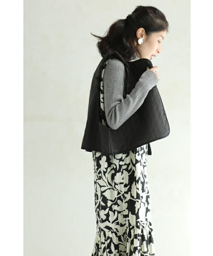 カワイイ CAWAII フリルパフショルダーの変形ボタンベスト