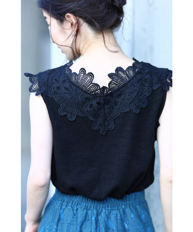 カワイイ CAWAII 大輪の花咲くブラックタンクトップ