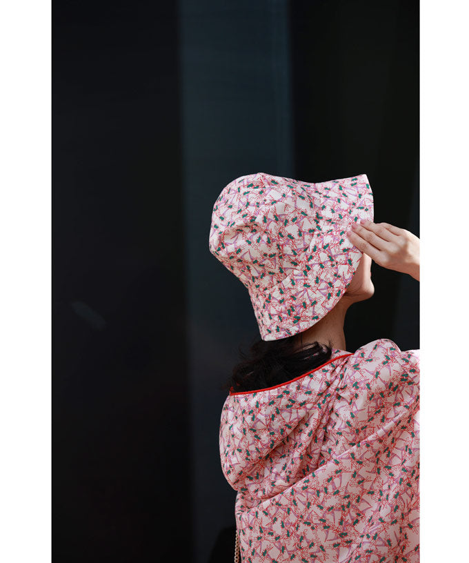 CAWAII CAWAII UV-cut material hat in vibrant pink that doesn't succumb to sunlight.