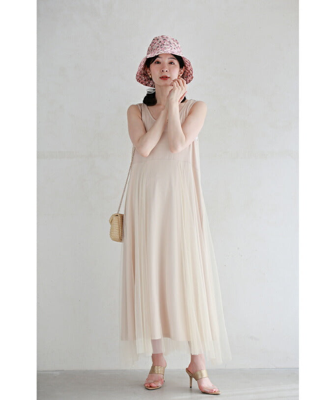 CAWAII CAWAII UV-cut material hat in vibrant pink that doesn't succumb to sunlight.