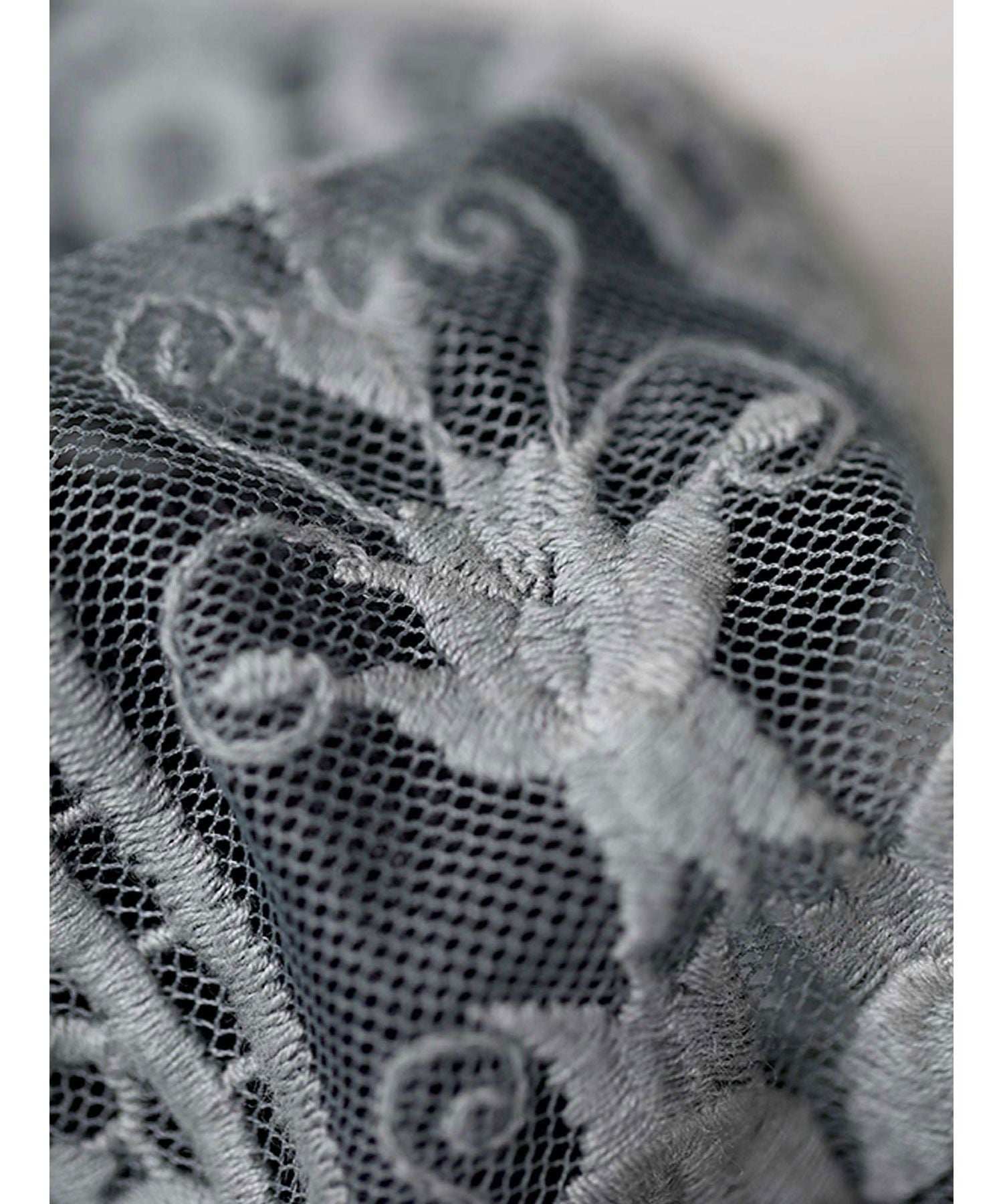 CAWAII CAWAII 胖胖專用。能掩飾肉肉手臂的蕾絲袖針織衫