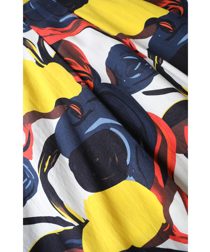 CAWAII CAWAII art pattern medium skirt overflowing with the beauty of colors