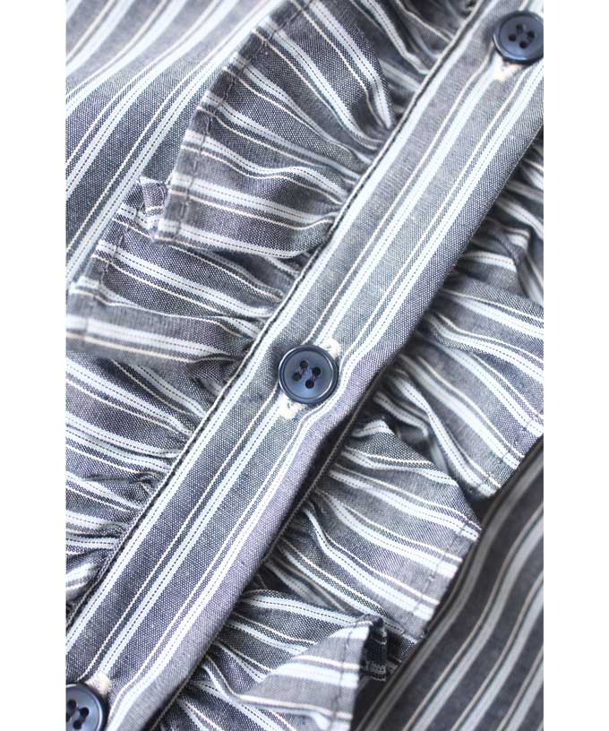 カワイイ CAWAII シャープなストライプの肩フリルブラウストップス (ネイビー) ネイビー