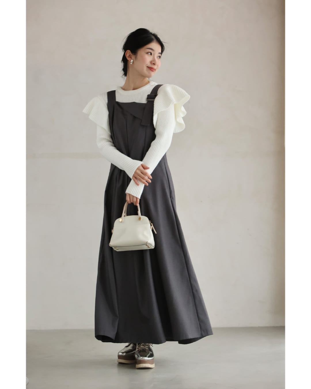 カワイイ CAWAII フレアショルダーのリブニットカットソートップス