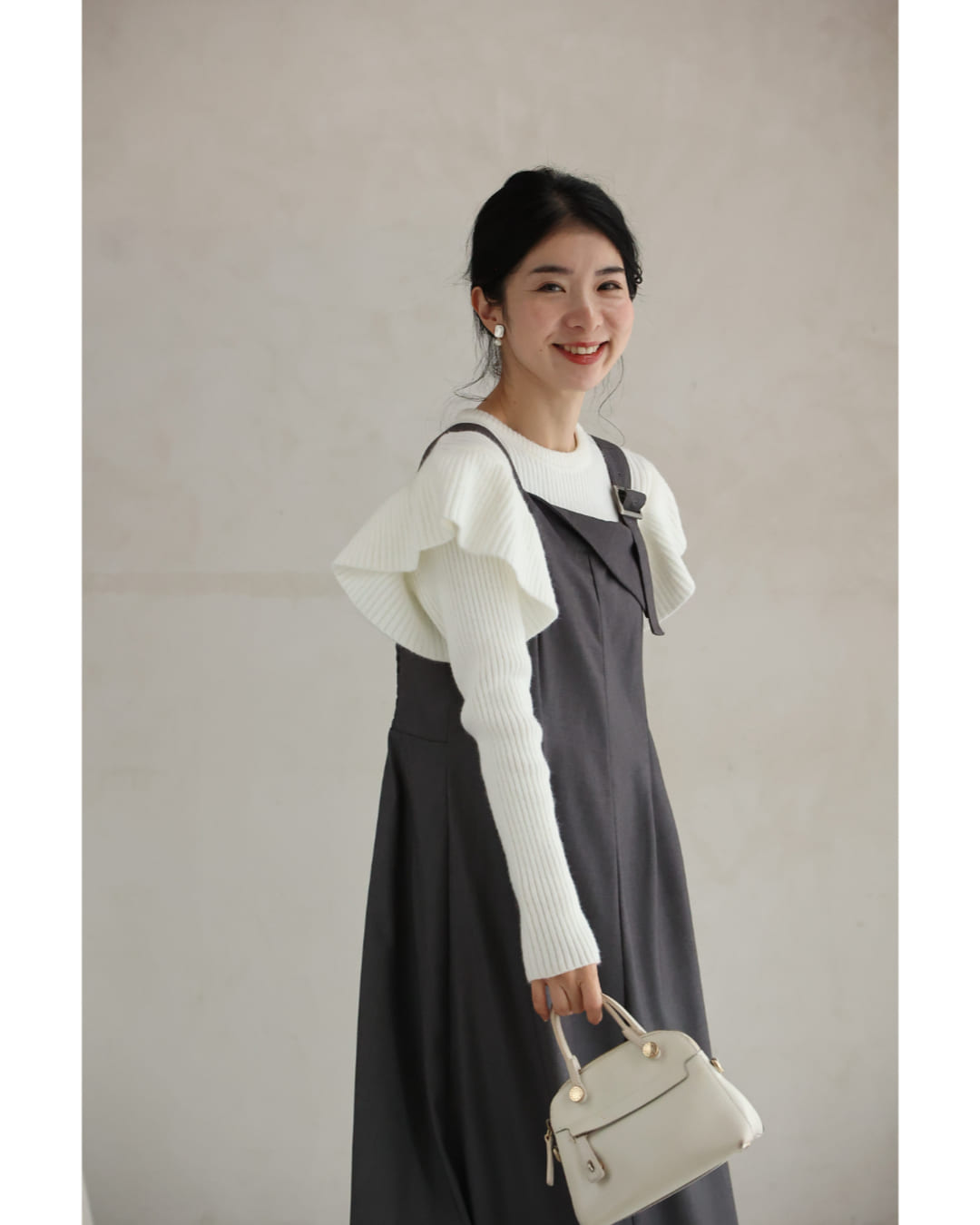 カワイイ CAWAII フレアショルダーのリブニットカットソートップス