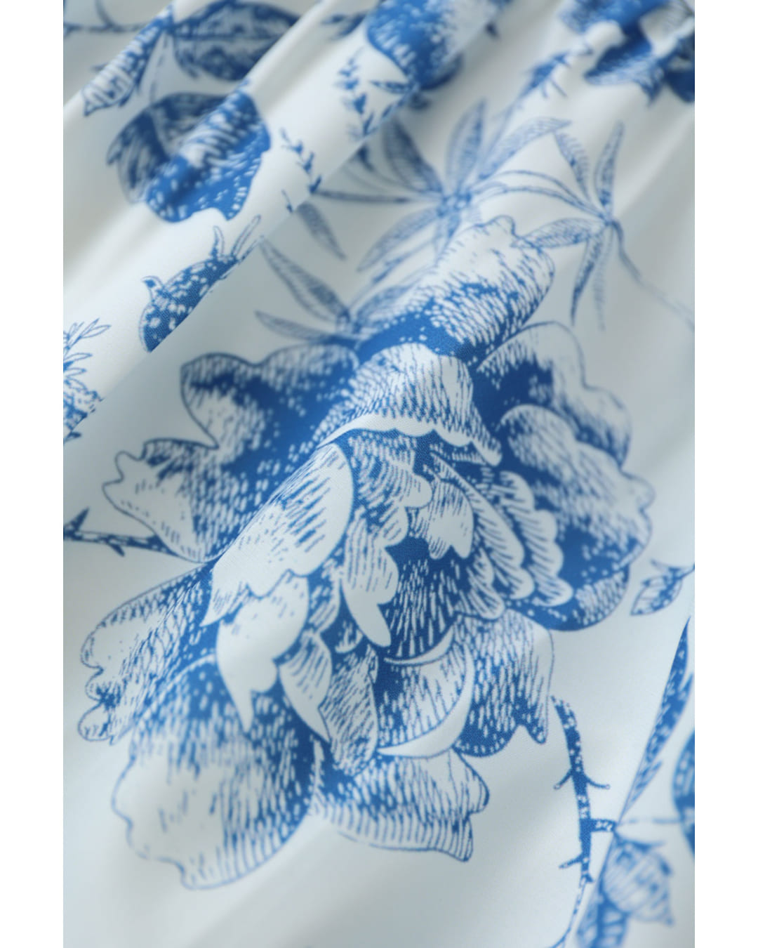 カワイイ CAWAII 優美な青で描くアンティーク風花柄ミディアムスカート (ブルー) ブルー