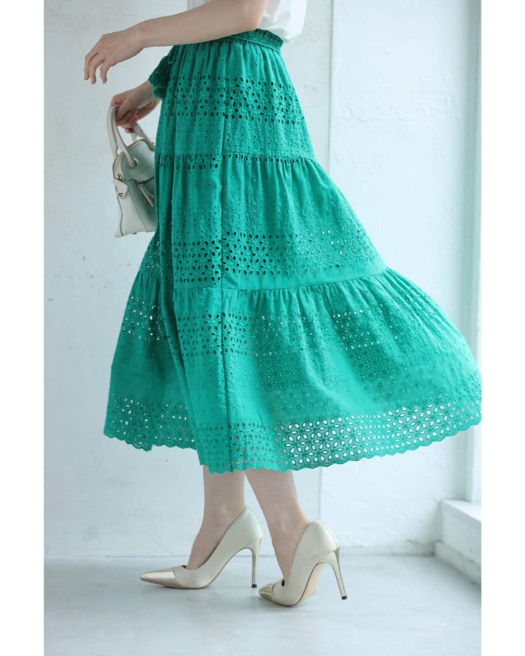 カワイイ CAWAII 鮮やかグリーンのパンチングレースミディアムスカート(紐付き) (グリーン) グリーン