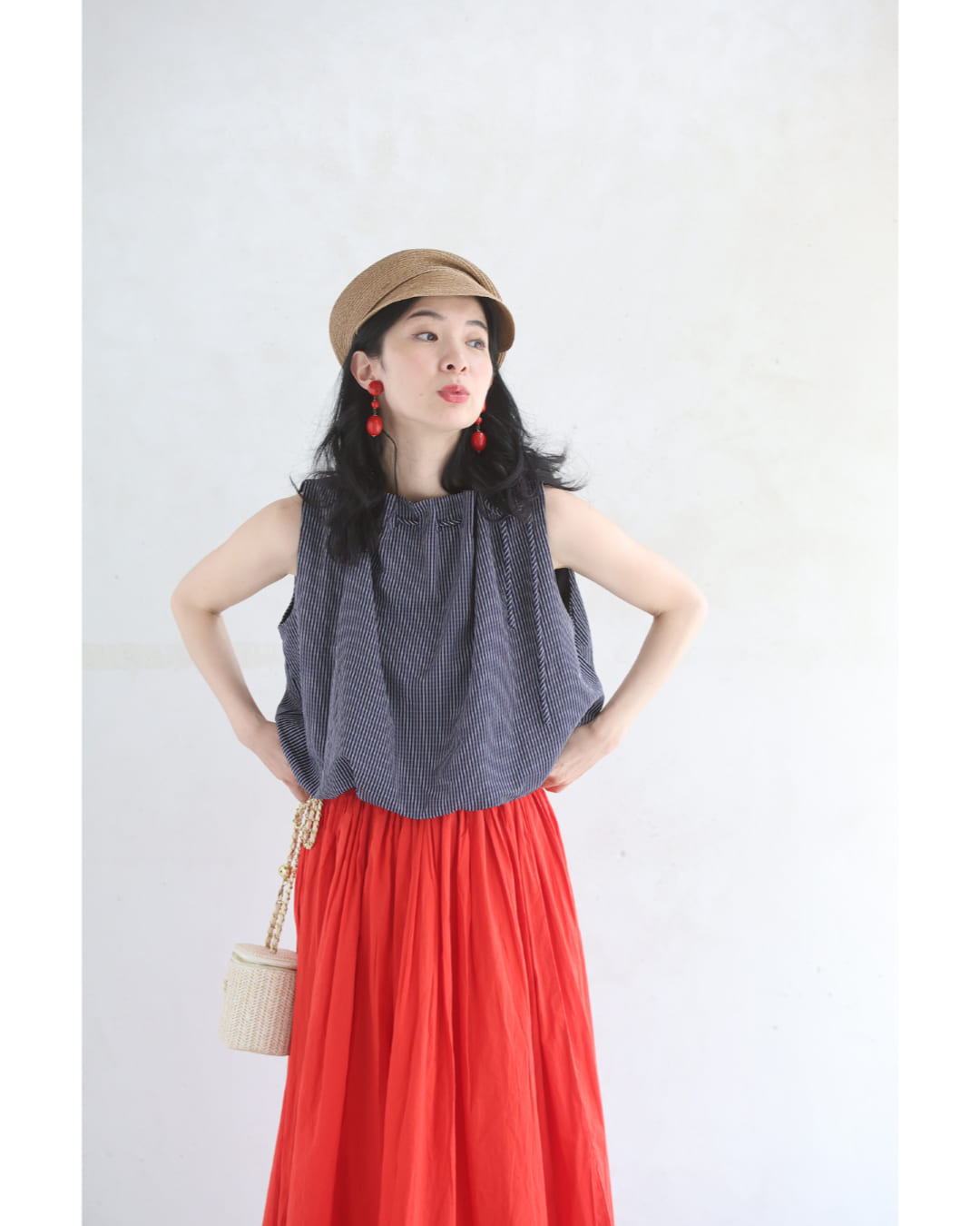 カワイイ CAWAII ギャザーネックのバルーンシルエットカットソートップス (ネイビー) ネイビー