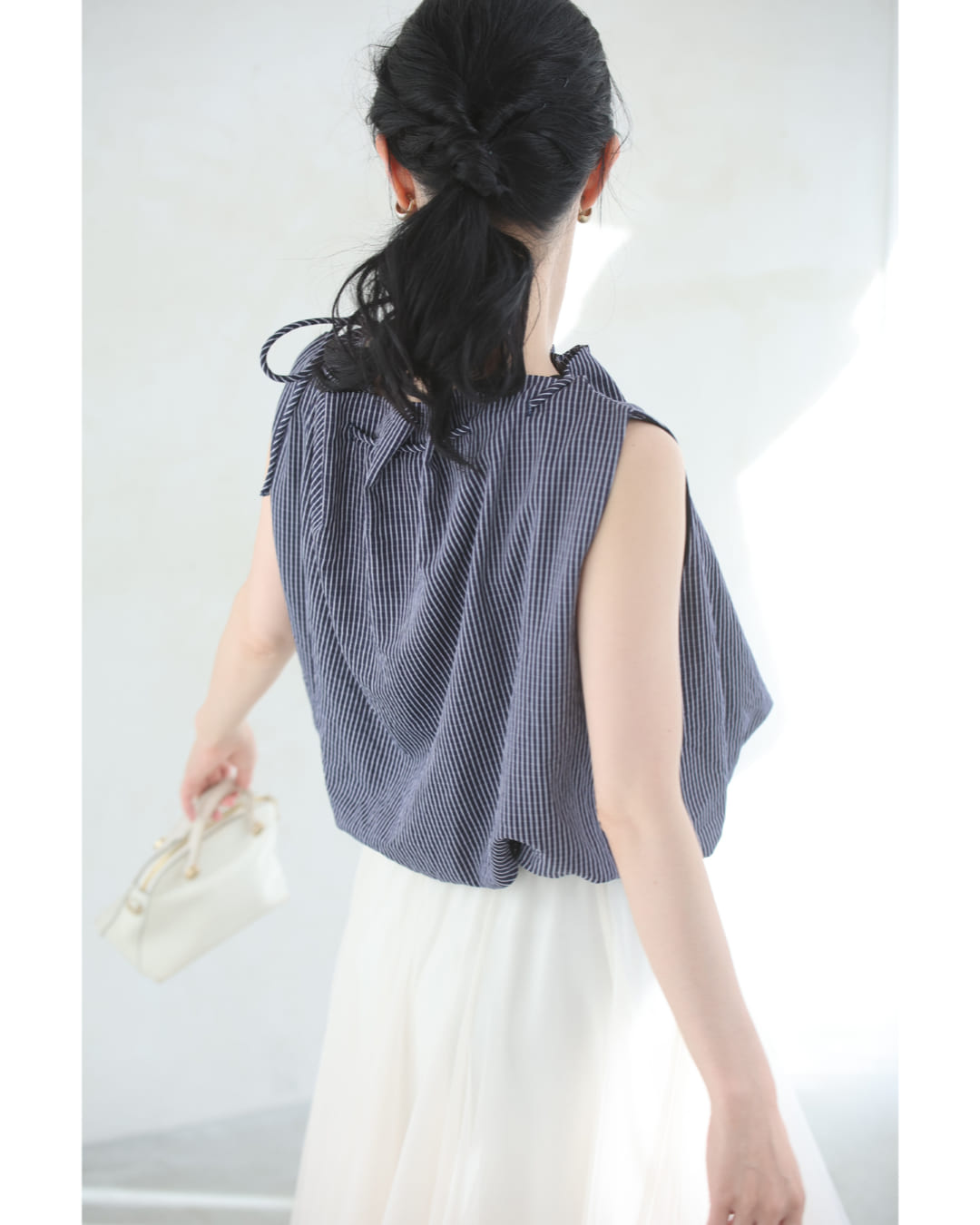 カワイイ CAWAII ギャザーネックのバルーンシルエットカットソートップス (ネイビー) ネイビー