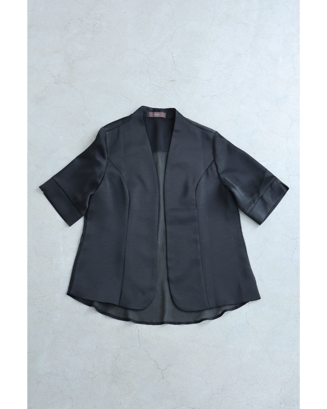 カワイイ CAWAII (黒)バックシアーベールのキレイめ艶ジャケット (ブラック) ブラック