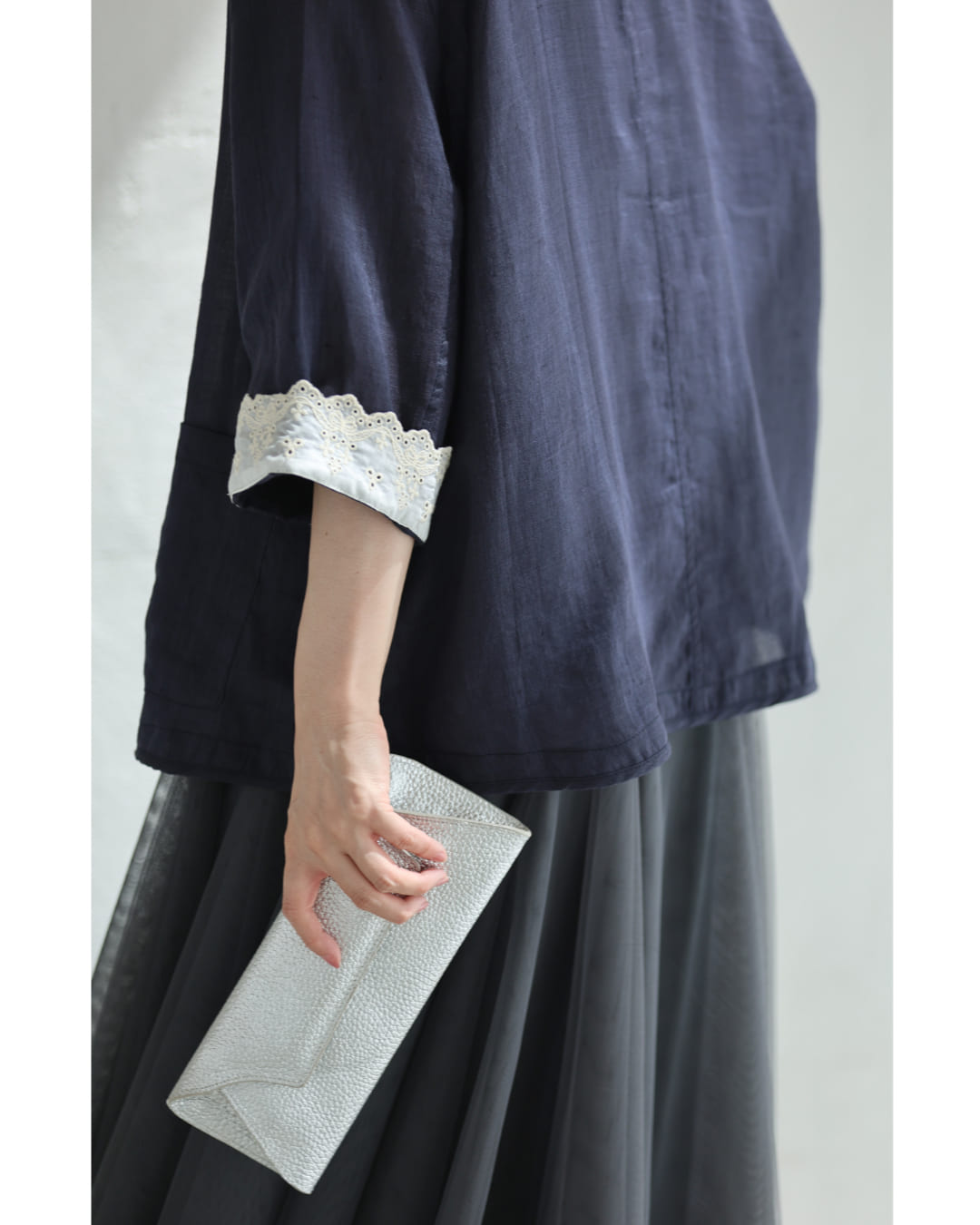 カワイイ CAWAII (濃紺)風通る涼しさの折り返しレース袖リネンジャケット (ネイビー) ネイビー