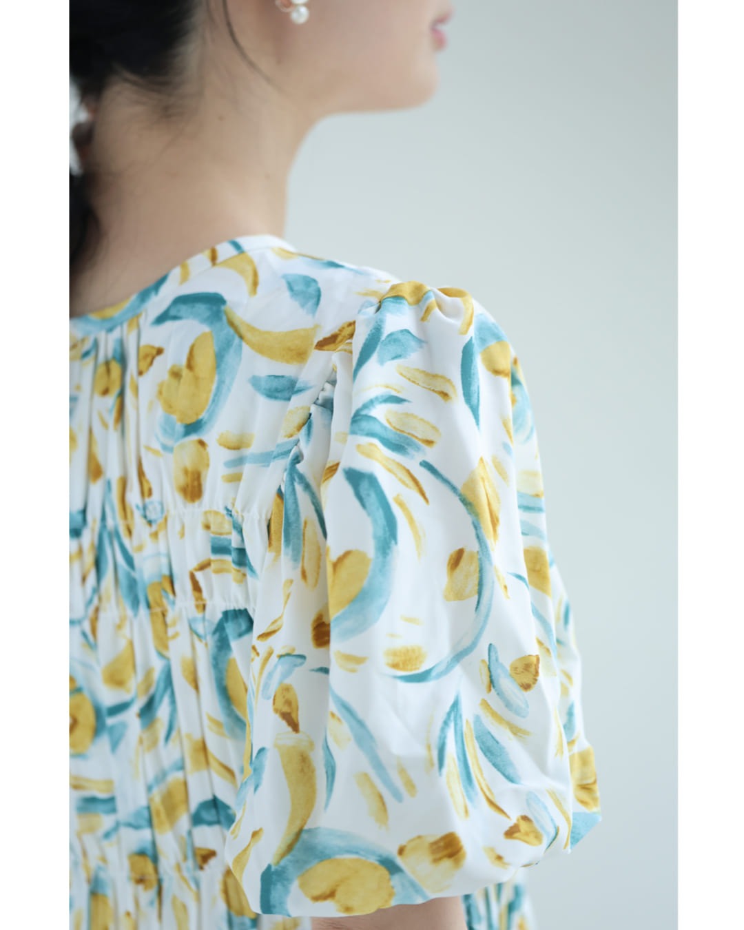 カワイイ CAWAII 陽気に包まれる黄色い花のバルーン袖ミディアムワンピース (イエロー) イエロー