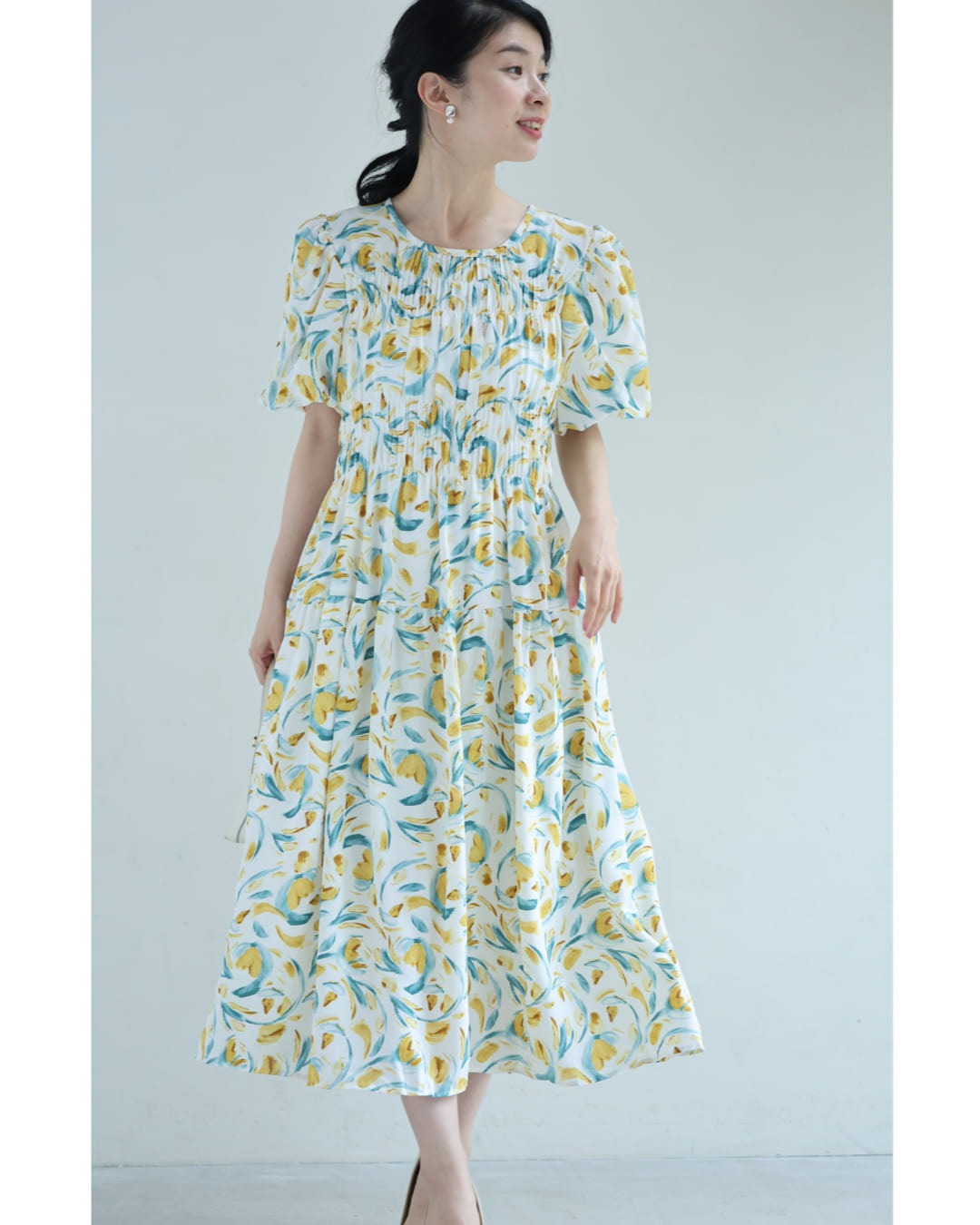 カワイイ CAWAII 陽気に包まれる黄色い花のバルーン袖ミディアムワンピース (イエロー) イエロー