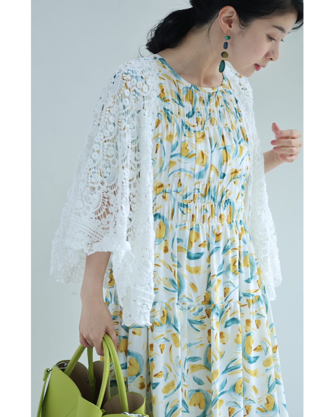 カワイイ CAWAII 陽気に包まれる黄色い花のバルーン袖ミディアムワンピース (イエロー) イエロー