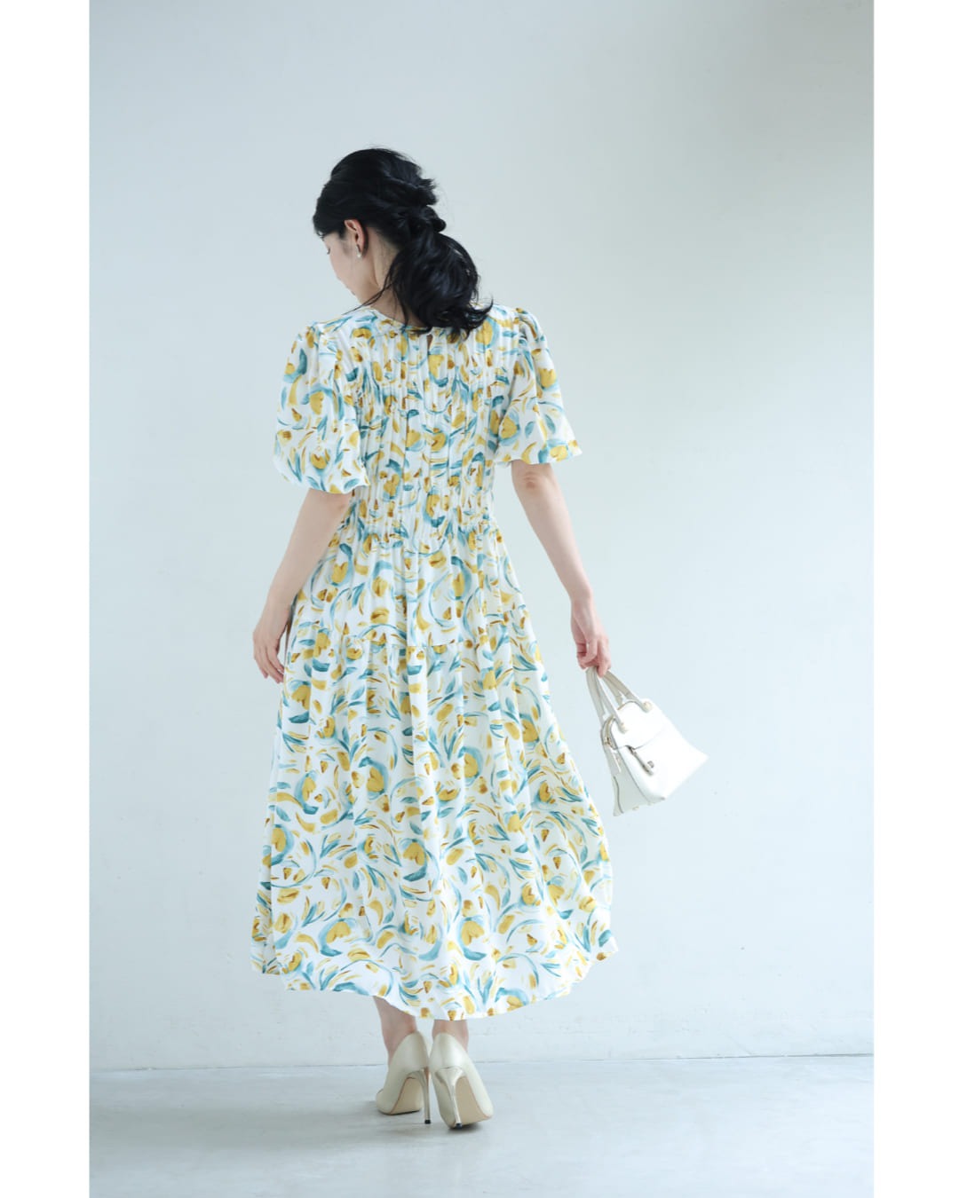 カワイイ CAWAII 陽気に包まれる黄色い花のバルーン袖ミディアムワンピース (イエロー) イエロー