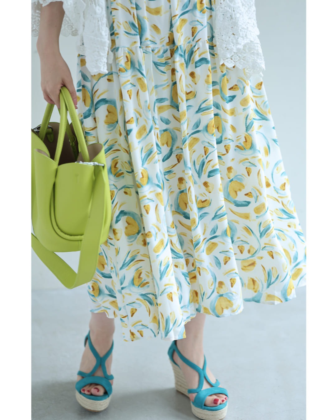 カワイイ CAWAII 陽気に包まれる黄色い花のバルーン袖ミディアムワンピース (イエロー) イエロー