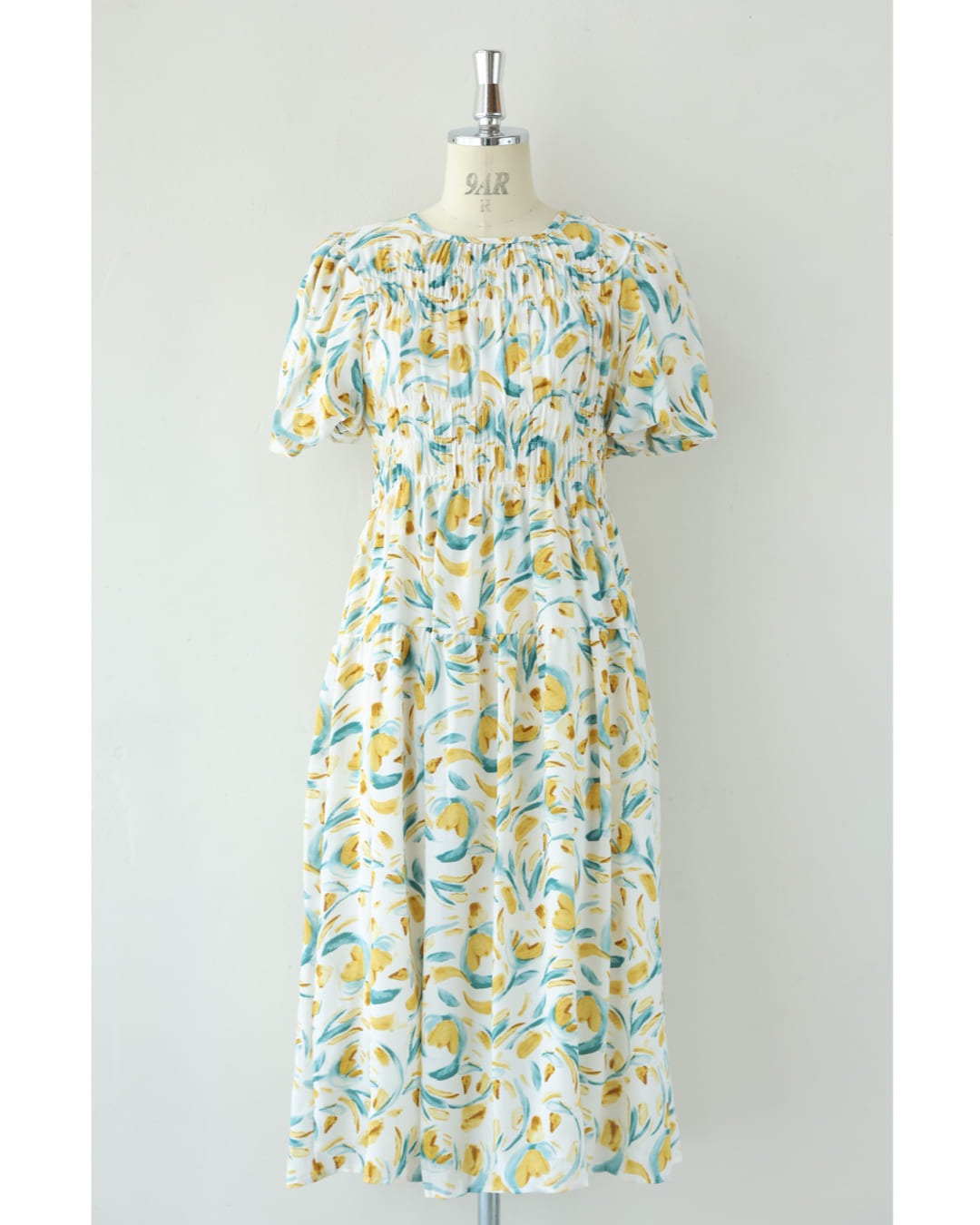 カワイイ CAWAII 陽気に包まれる黄色い花のバルーン袖ミディアムワンピース (イエロー) イエロー