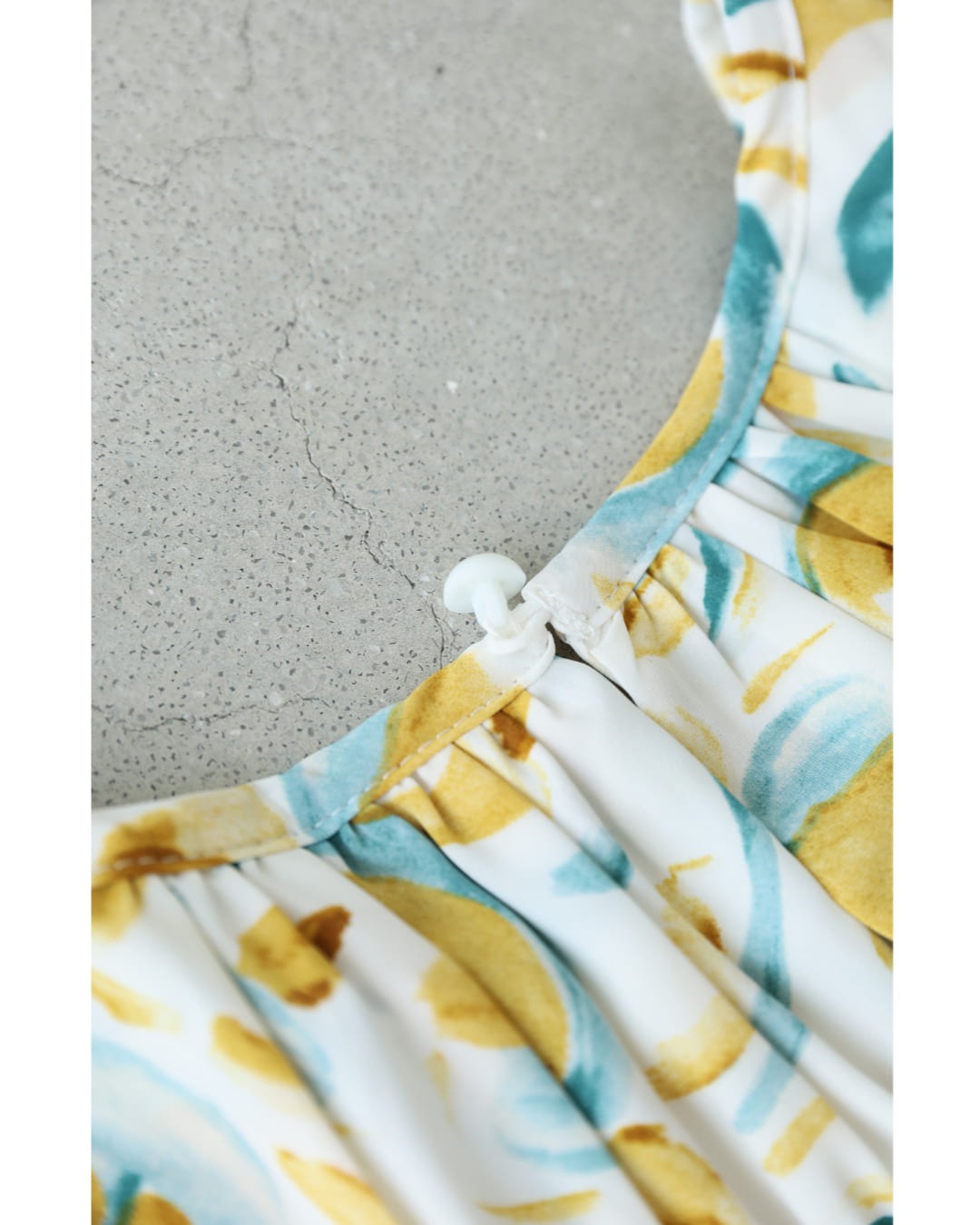 カワイイ CAWAII 陽気に包まれる黄色い花のバルーン袖ミディアムワンピース (イエロー) イエロー