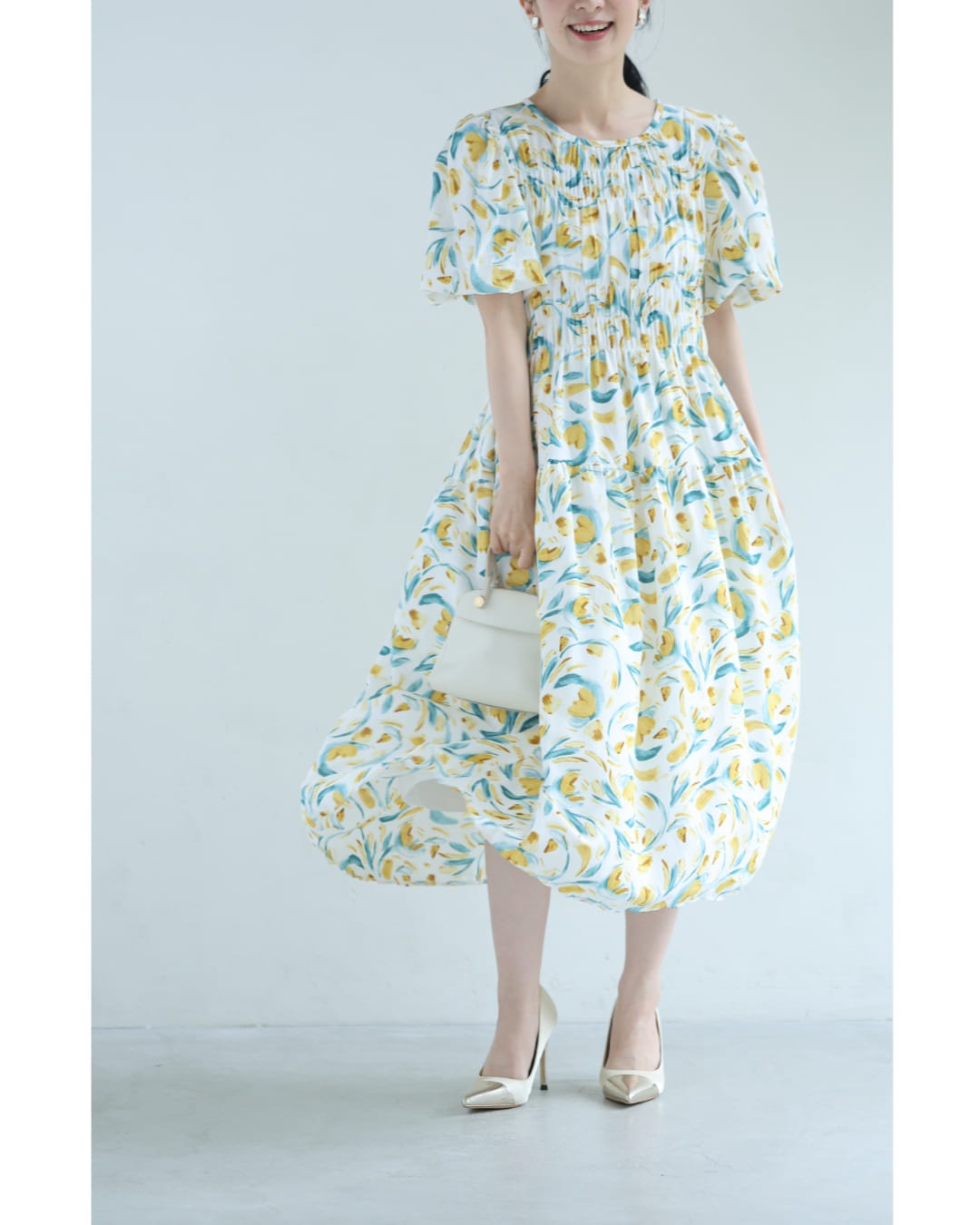 カワイイ CAWAII 陽気に包まれる黄色い花のバルーン袖ミディアムワンピース (イエロー) イエロー