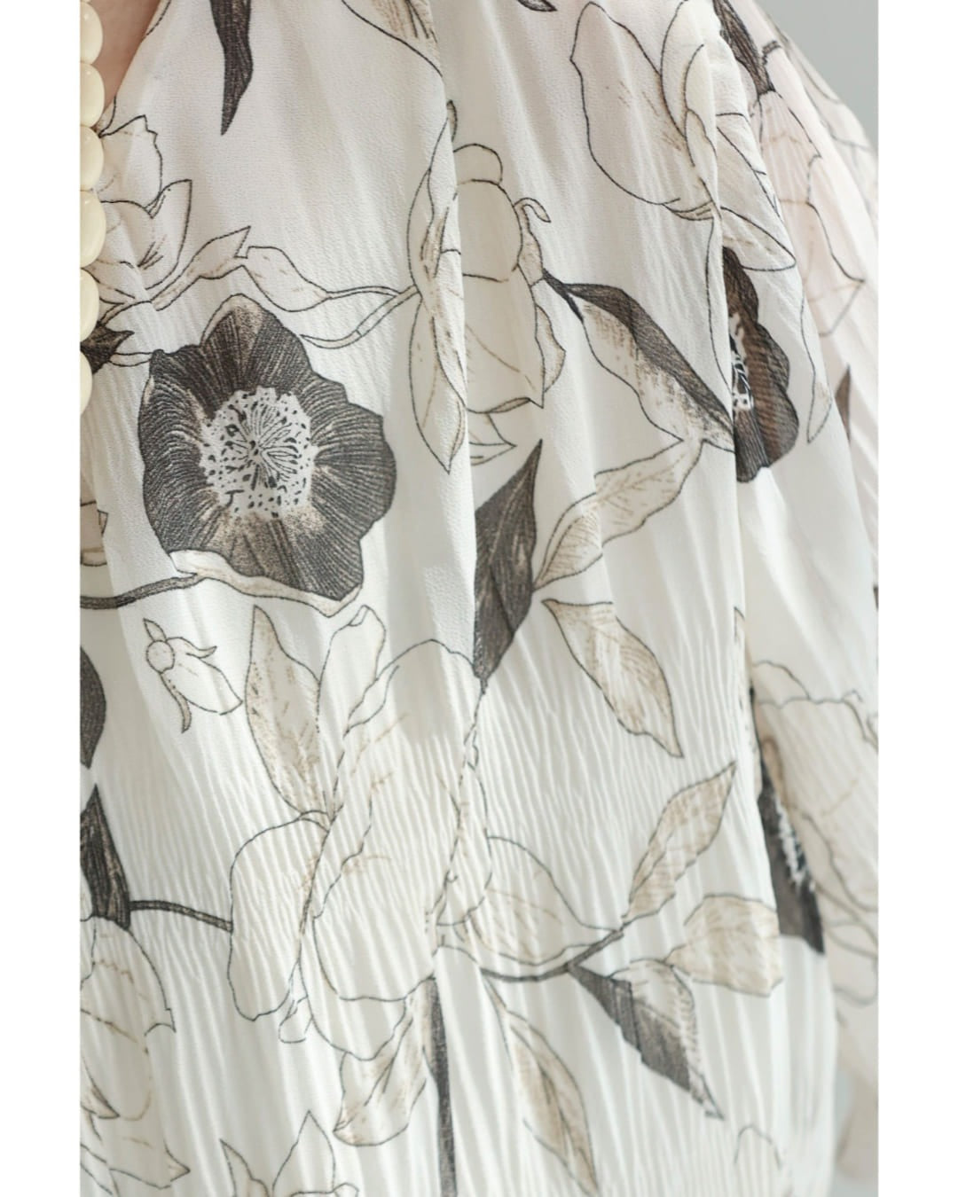 カワイイ CAWAII 花を描くデッサン画シアーミディアムワンピース(紐ベルト付き) (ホワイト) ホワイト