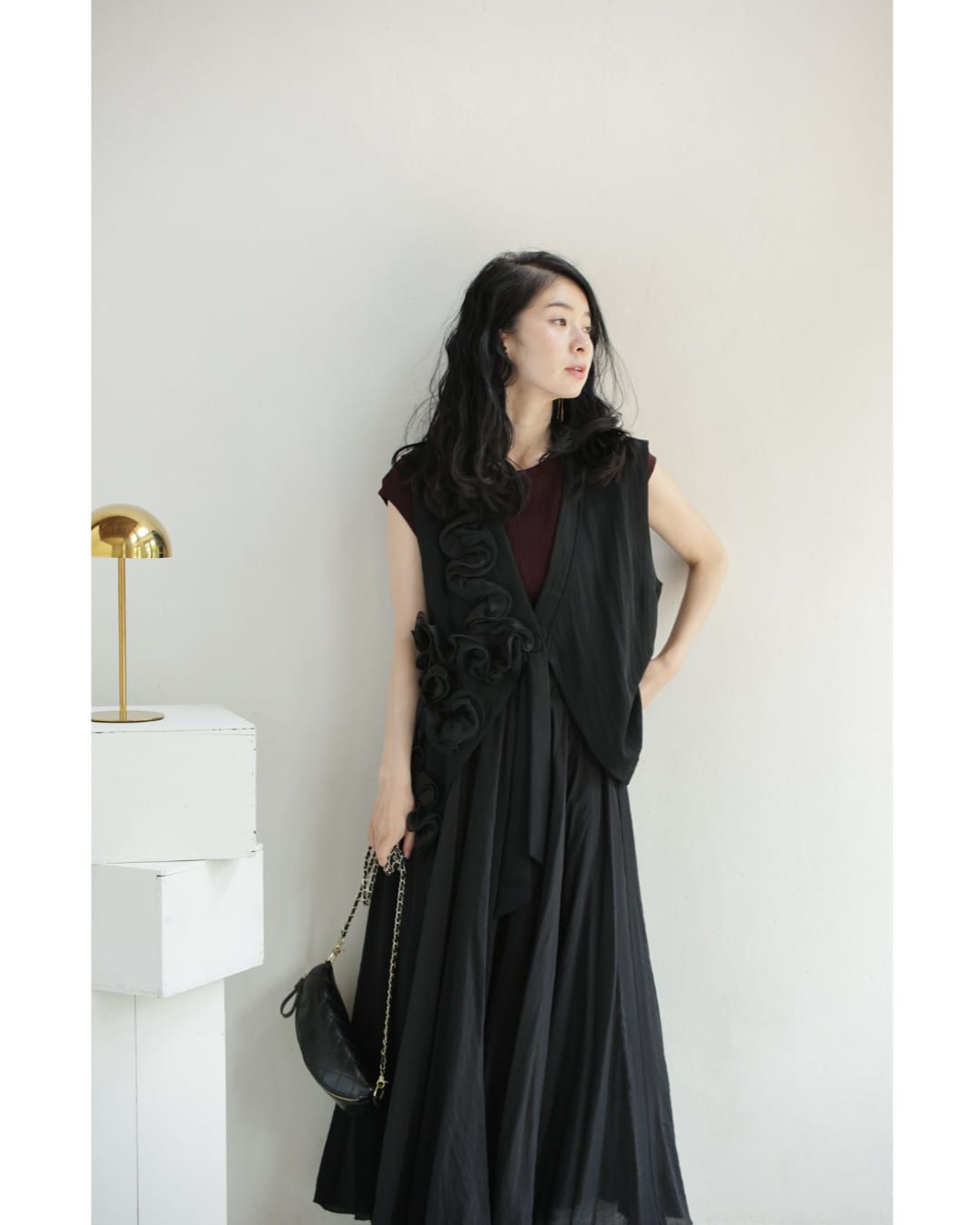 カワイイ CAWAII (黒)波うつアシンメトリーフリルのタイベスト (ブラック) ブラック