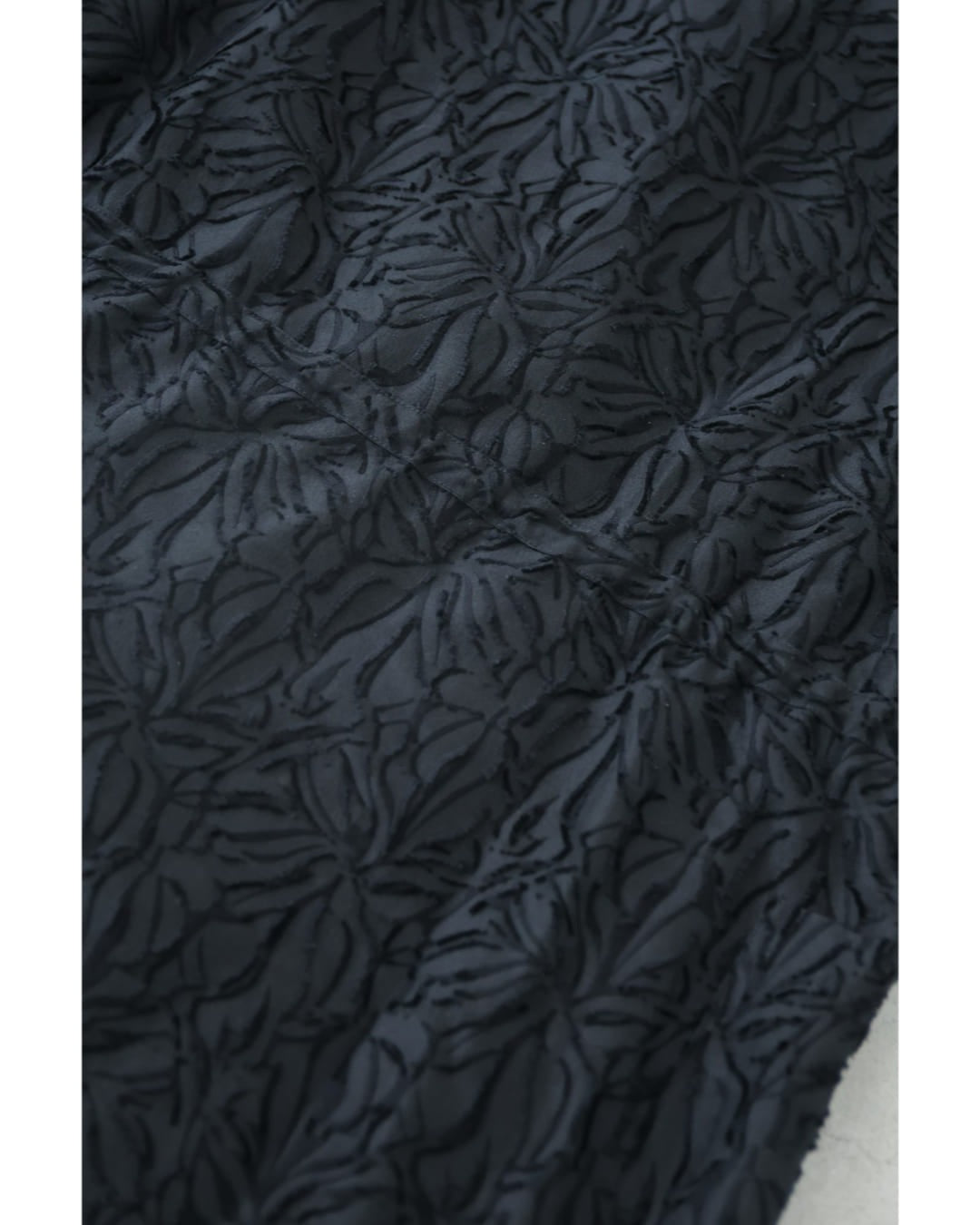 カワイイ CAWAII (黒)花模様が浮かび上がるシアーロングジレベスト (ブラック) ブラック