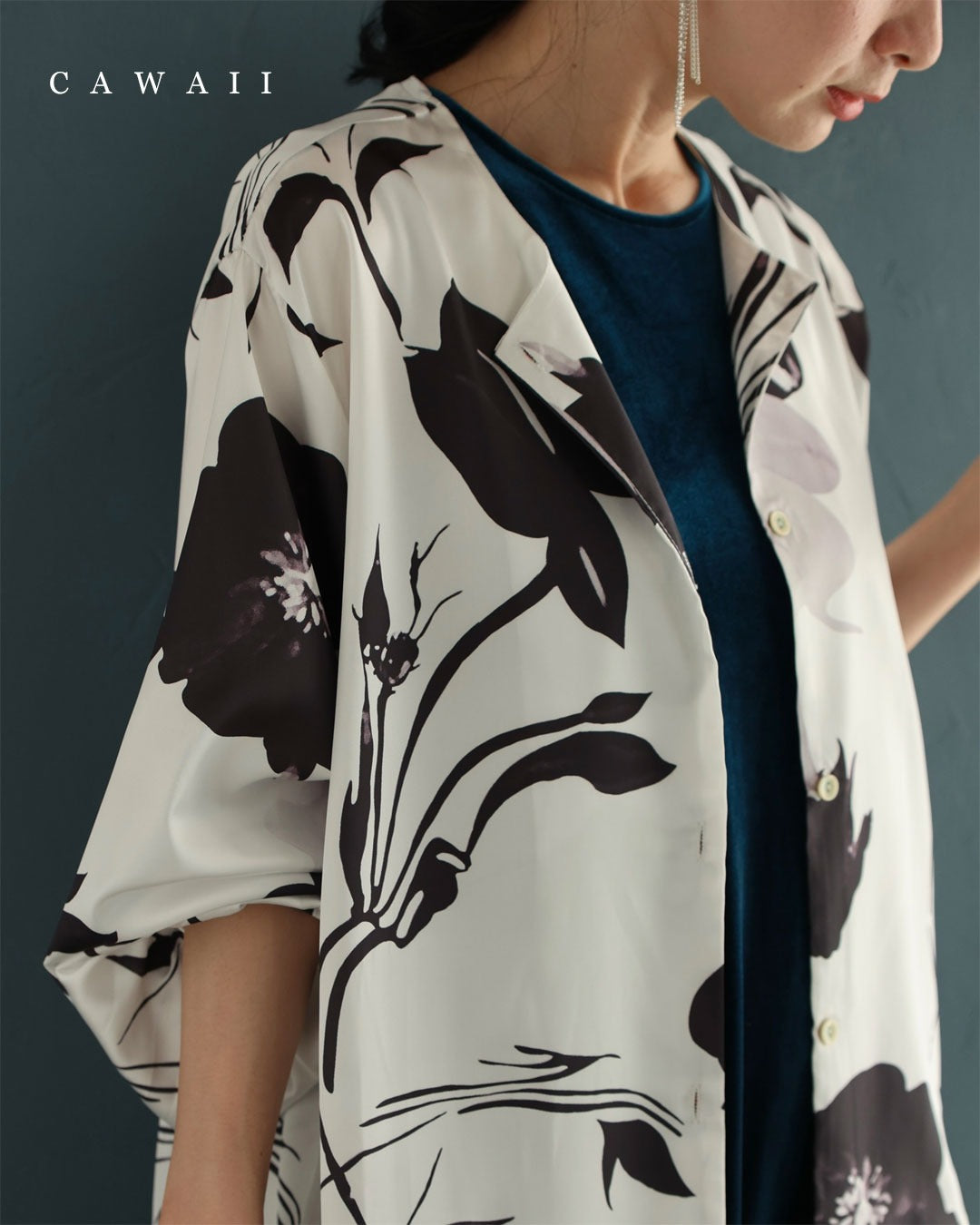 Cawaii Collection⁑ページ CAWAII Monochrome Flower Print Blouse Top