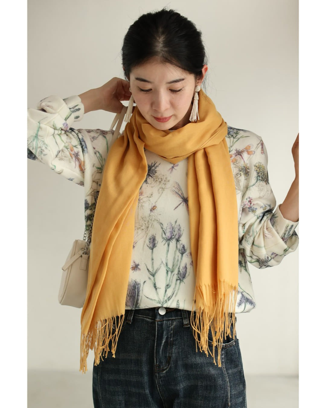 カワイイ CAWAII 昆虫が息づく優色ボタニカルニットプルオーバートップス (アイボリー) アイボリー