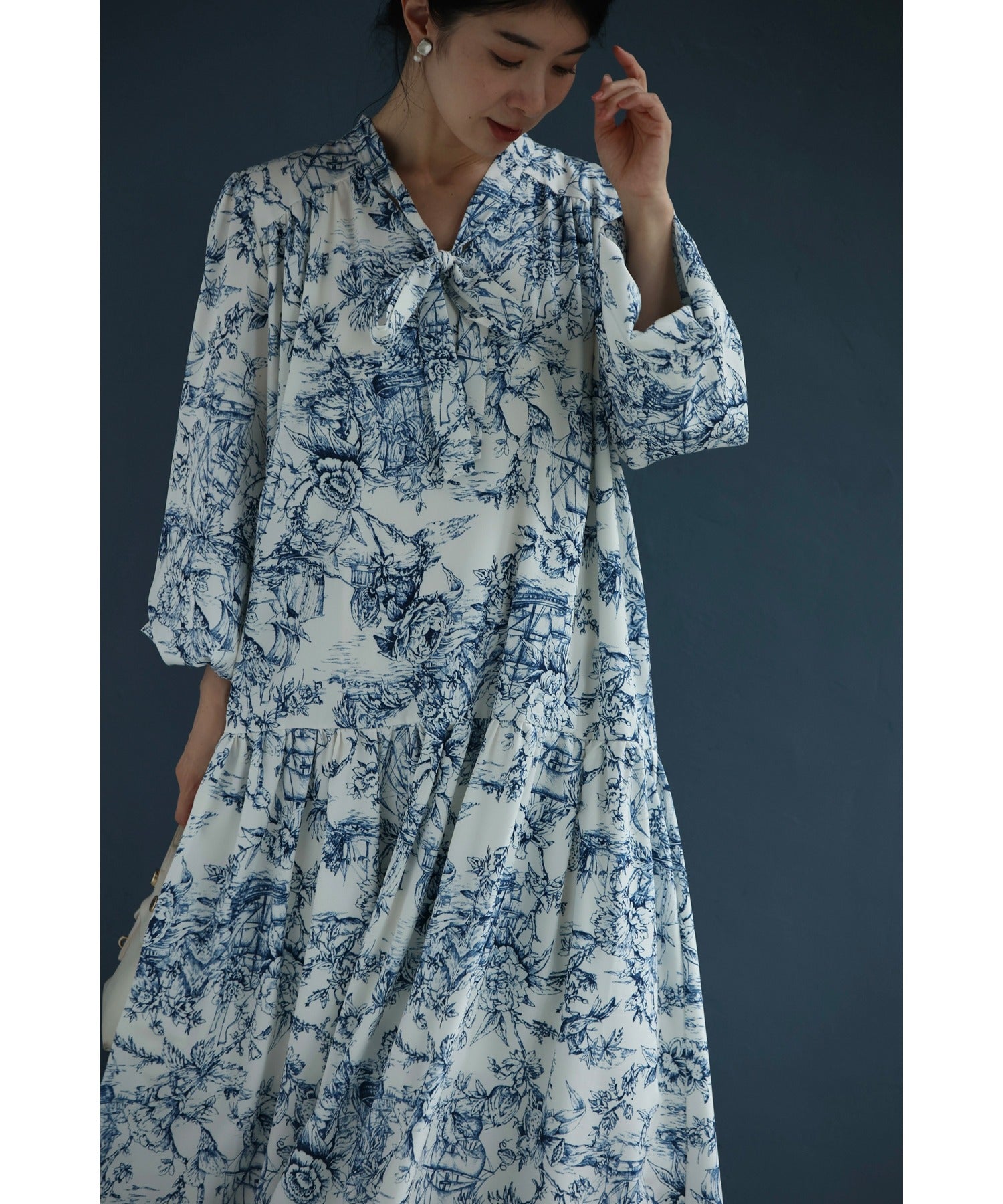 カワイイ CAWAII 海を旅する風景画ミディアムワンピース (ブルー) ブルー