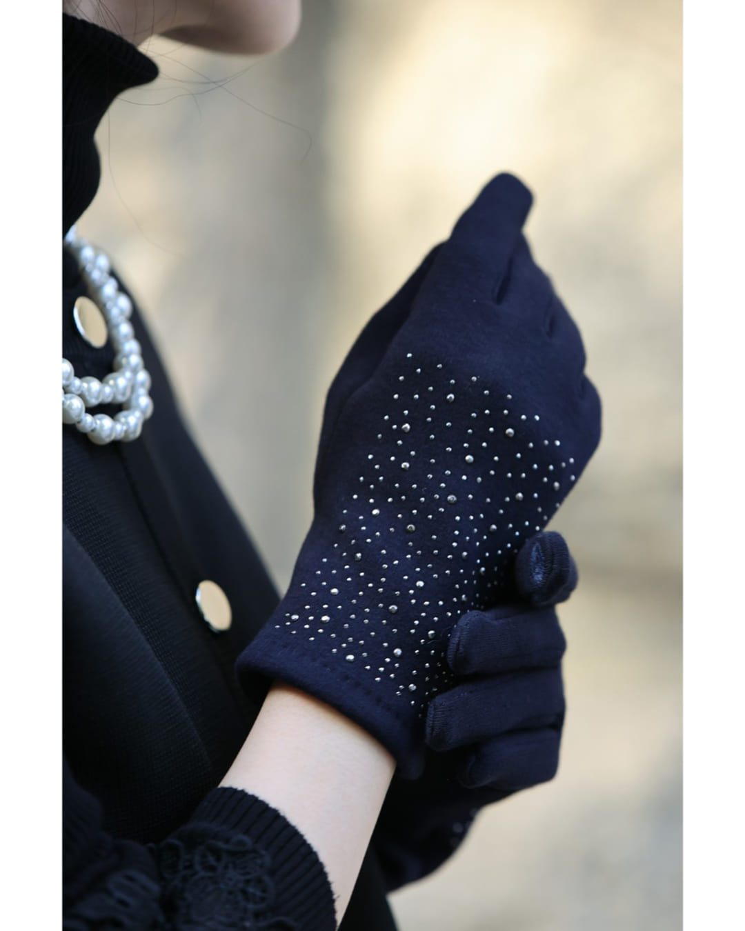 カワイイ CAWAII 手元にも輝きを添える。ビジューのあったか手袋 (ネイビー) ネイビー