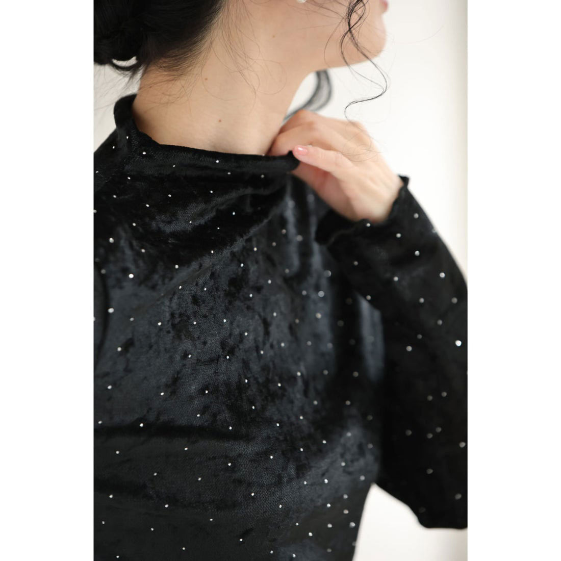 カワイイ CAWAII (黒)ベロア調の伸びやか薄手カットソートップス (ブラック) ブラック