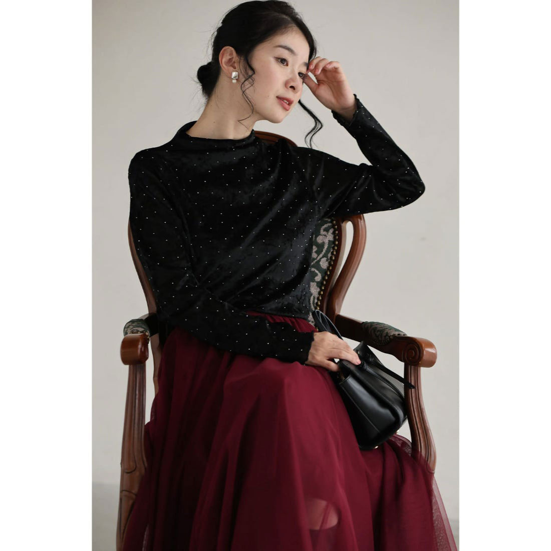 カワイイ CAWAII (黒)ベロア調の伸びやか薄手カットソートップス (ブラック) ブラック