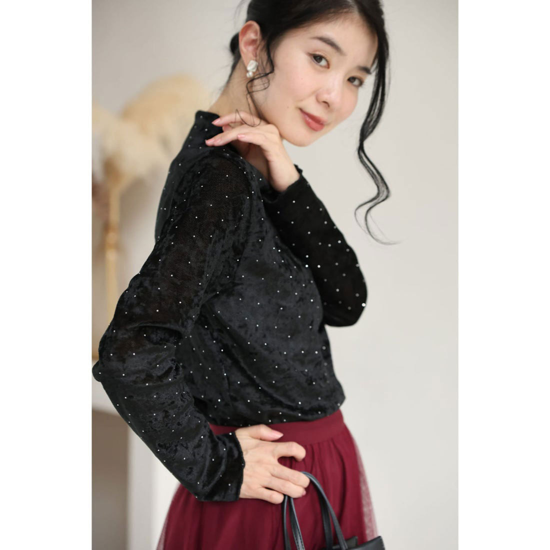 カワイイ CAWAII (黒)ベロア調の伸びやか薄手カットソートップス (ブラック) ブラック