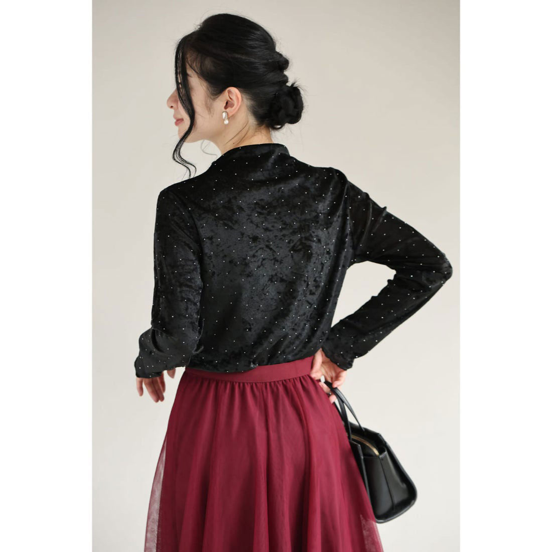 カワイイ CAWAII (黒)ベロア調の伸びやか薄手カットソートップス (ブラック) ブラック