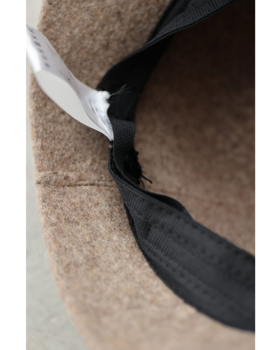 カワイイ CAWAII バックル付きベルトのウールライクハット (ベージュ) ベージュ