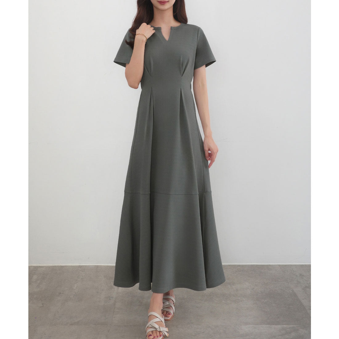 セネア CENEA CENEA キーネックタックデザインワンピース (グレー) グレー