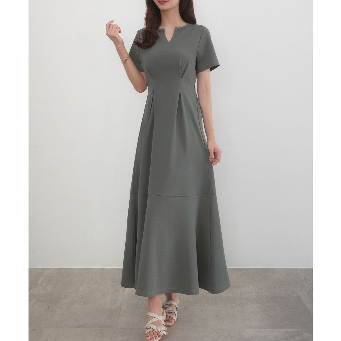 セネア CENEA CENEA キーネックタックデザインワンピース (グレー) グレー