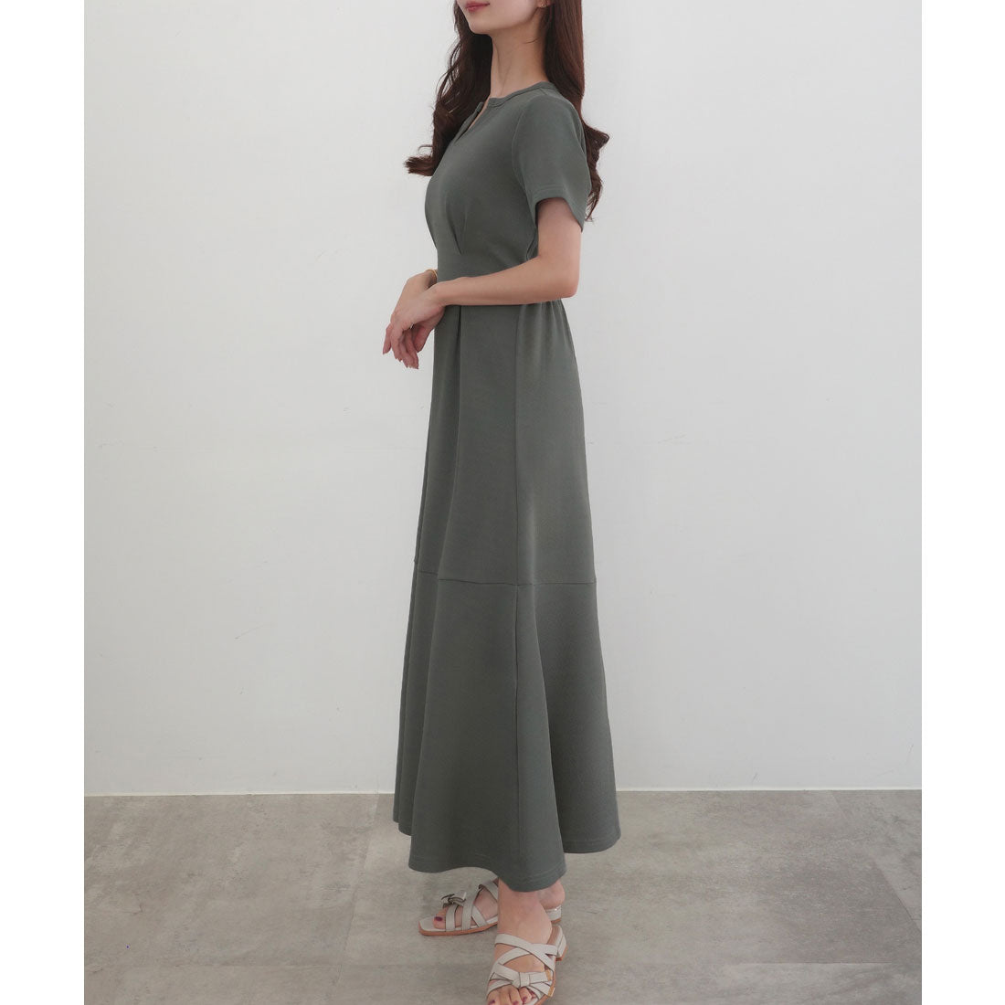 セネア CENEA CENEA キーネックタックデザインワンピース (グレー) グレー