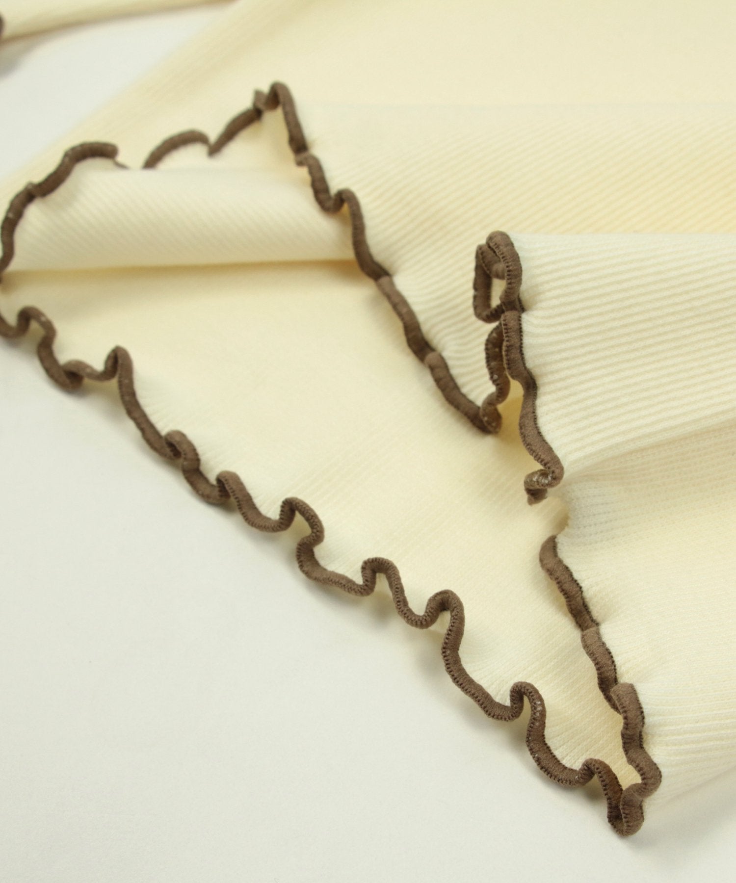 チルツー chil2 リブハイネックカットソー