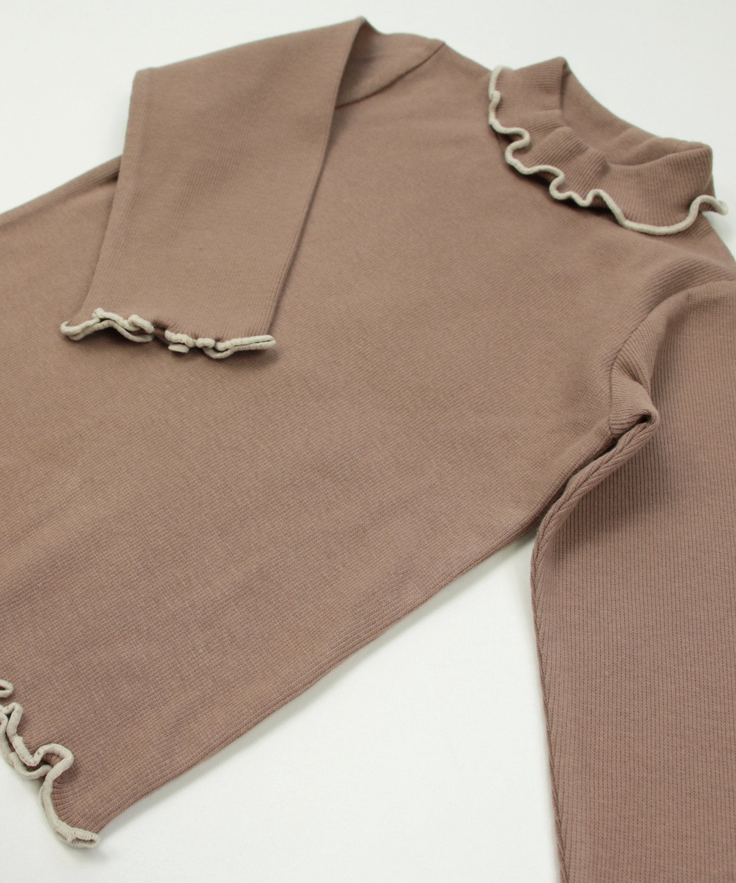 チルツー chil2 リブハイネックカットソー