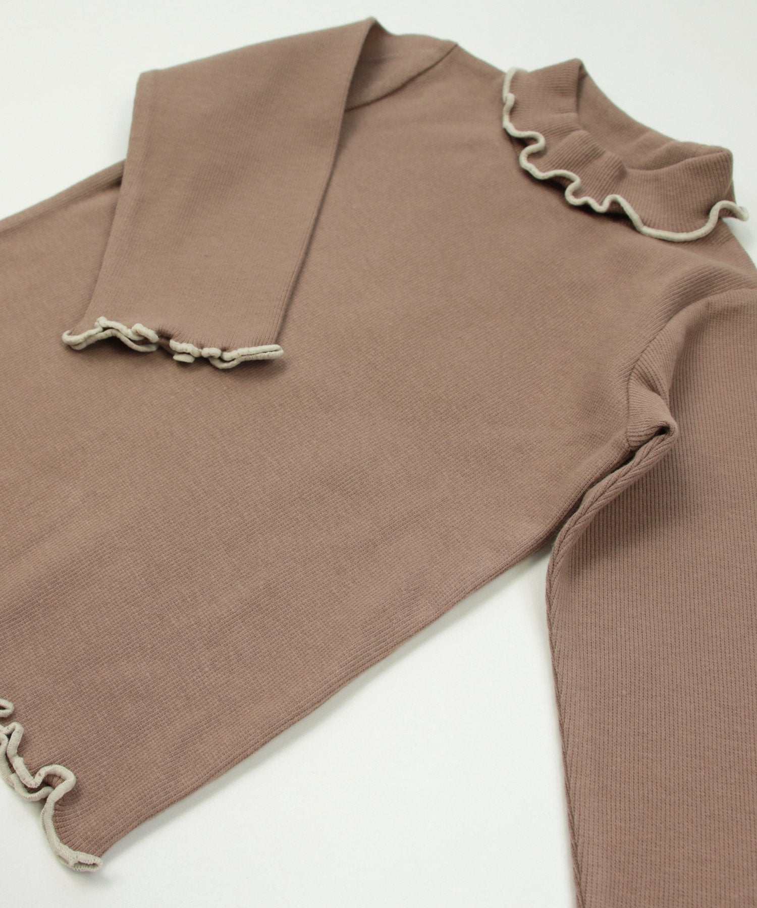 チルツー chil2 リブハイネックカットソー