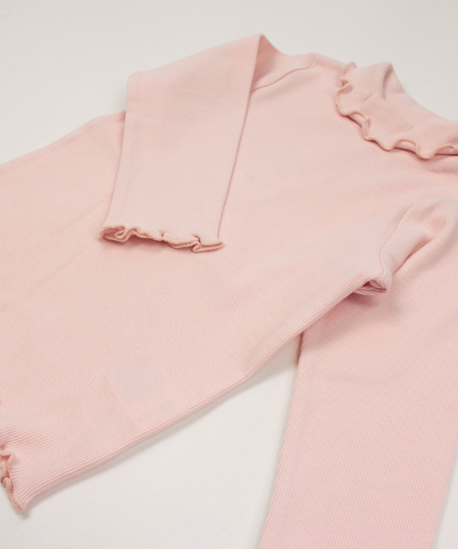 チルツー chil2 リブハイネックカットソー