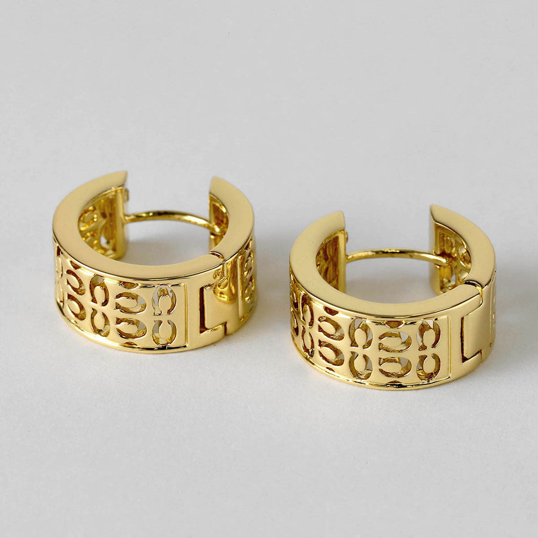 コーチ COACH ピアス シグネチャー ハギー フープピアス 541366 GLD710 (ゴールド) ゴールド